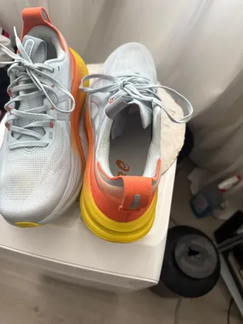 Použité Asics Gel Nimbus 28 bike — obrázek 2 z 4
