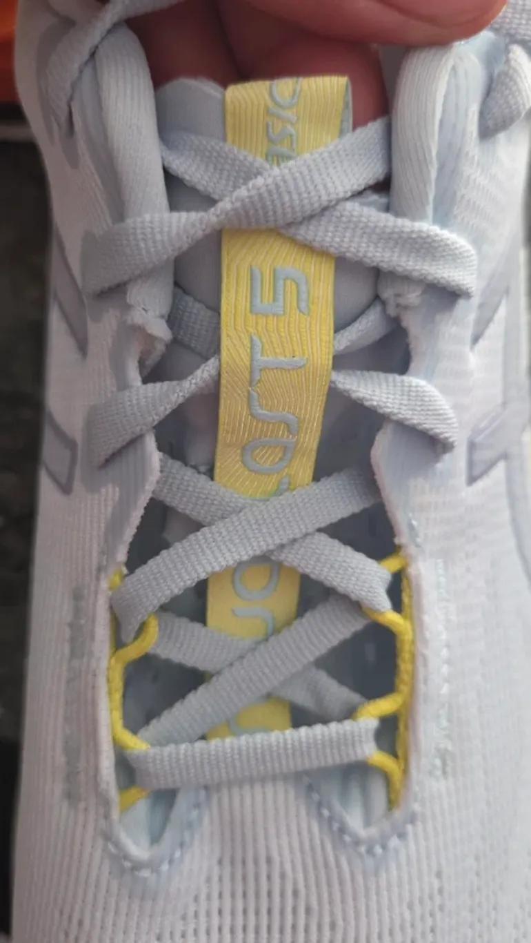 Used Asics Novablast 5 bike — image 12 of 13