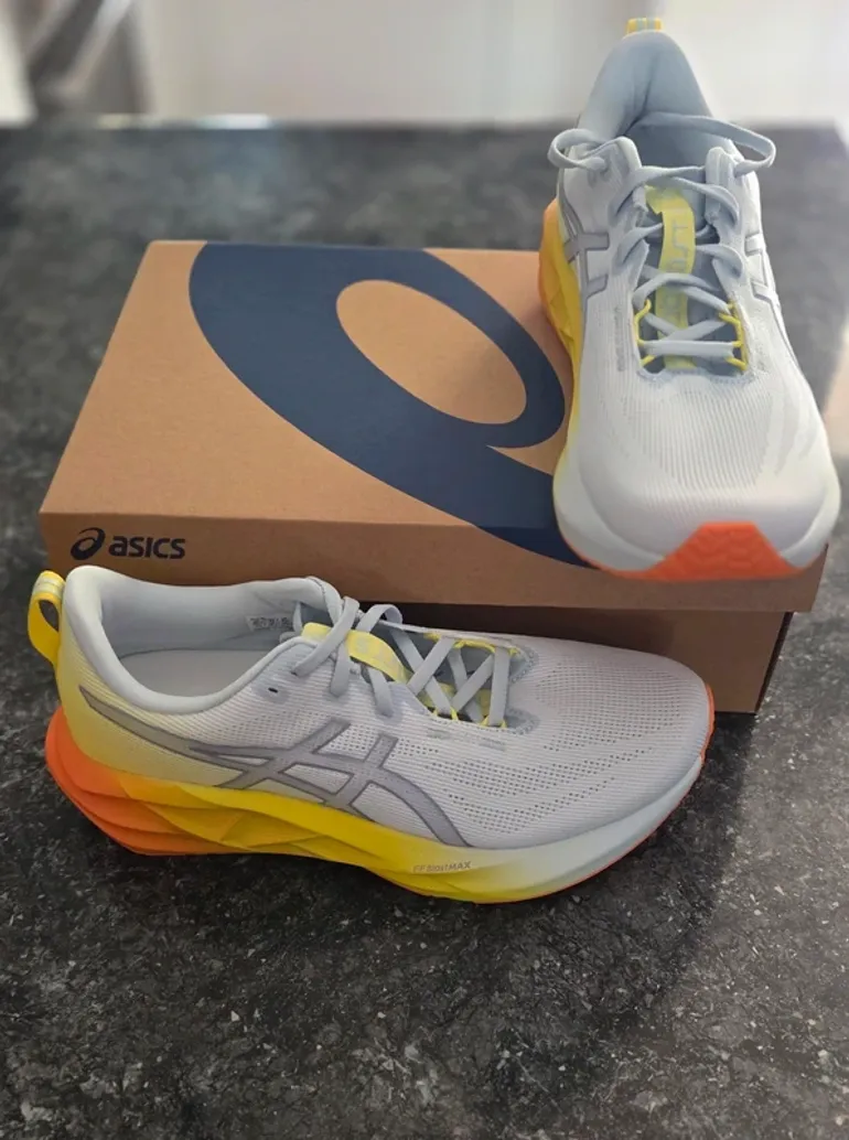 Used Asics Novablast 5 bike — image 2 of 13