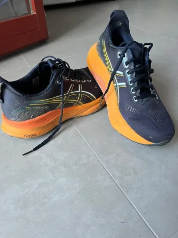 Used Altro Gel Kayano 32 Running Shoes