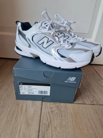 Käytetty New Balance 530 Running Shoes