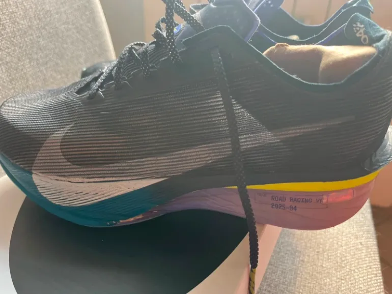 Used Nike Zoom Vaporfly Next% bike — image 3 of 4