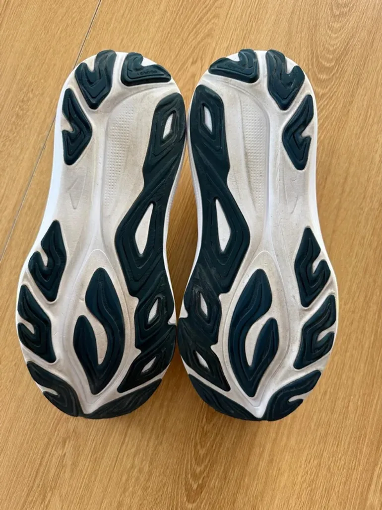 Used Asics Running Shoes bike — image 7 of 7
