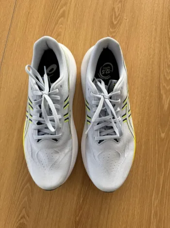 Used Asics Running Shoes bike — image 4 of 7