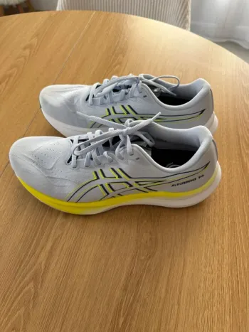 Used Asics Running Shoes bike — image 2 of 7