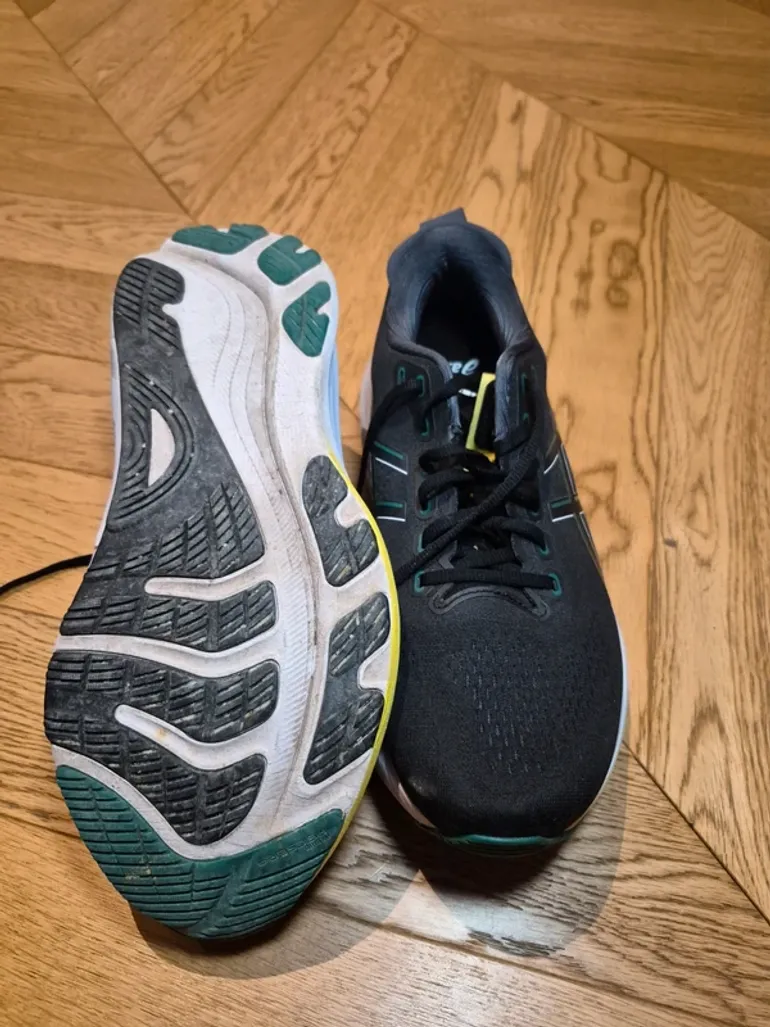 Brugt Asics Kayano 32 bike — billede 3 af 9