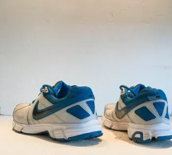 Used Nike Running Shoes bike — image 4 of 4