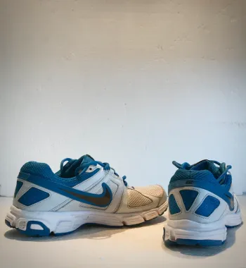 Used Nike Running Shoes bike — image 3 of 4
