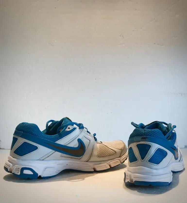 Used Nike Running Shoes bike — image 3 of 4