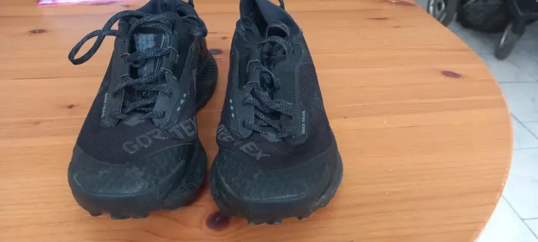 Used Nike Trail Gore-Tex bike — image 3 of 5
