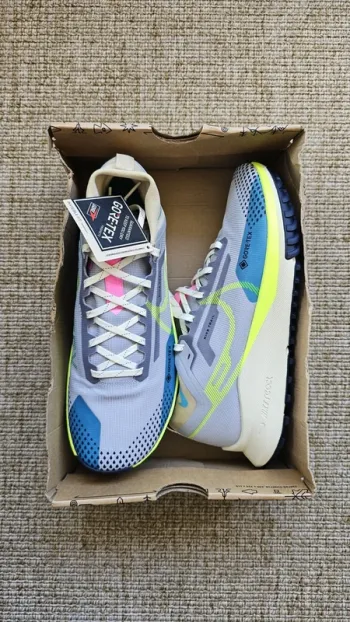Used Pegasus Trail 5 Gore-Tex Running Shoes