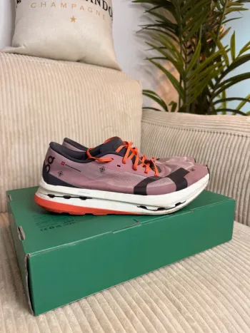 Käytetty Echo Cloudboom 3 Running Shoes