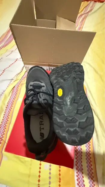 Used New Balance Hierro v9 bike — image 6 of 6