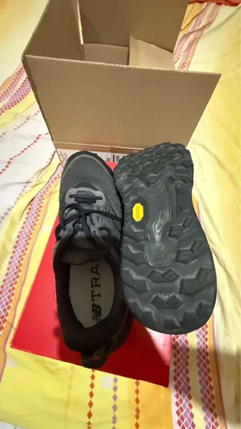 Used New Balance Hierro v9 bike — image 6 of 6