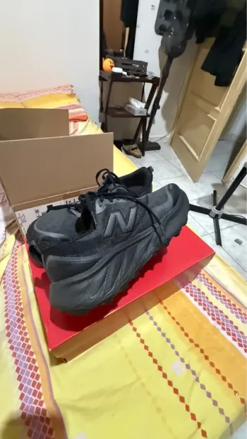 Used New Balance Hierro v9 bike — image 3 of 6