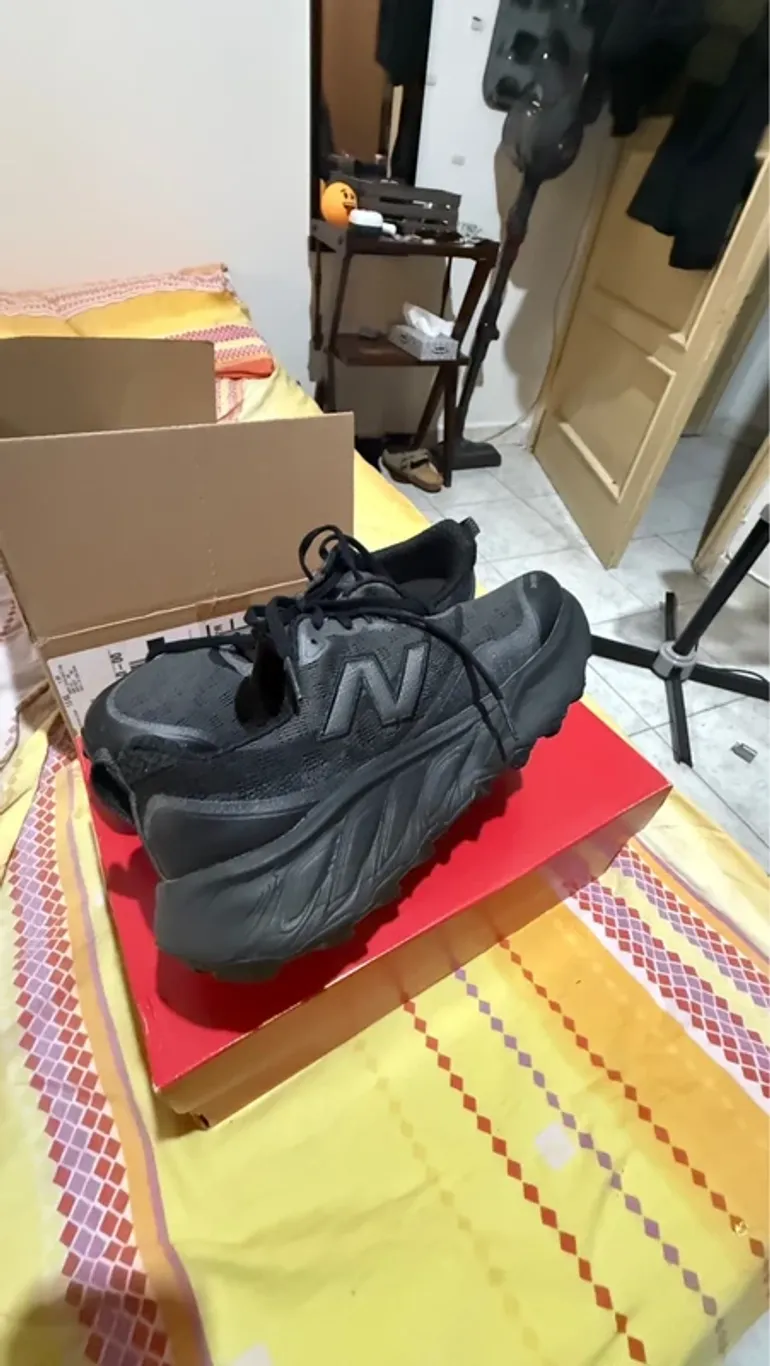 Used New Balance Hierro v9 bike — image 3 of 6