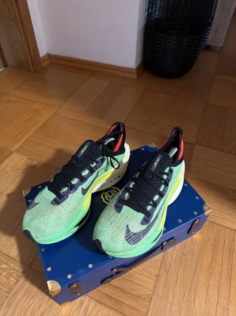 Used Nike ZoomX bike — image 3 of 3