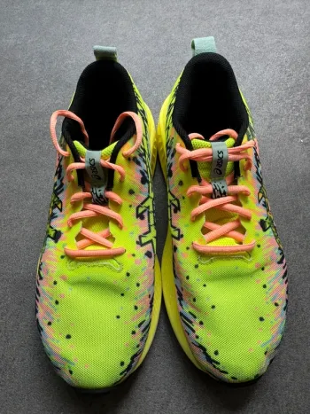 Käytetty Asics Noosa Tri 16 Running Shoes