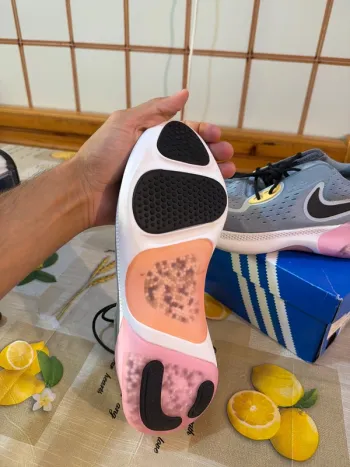 Used Nike Shoes Size 42 bike — image 6 of 9