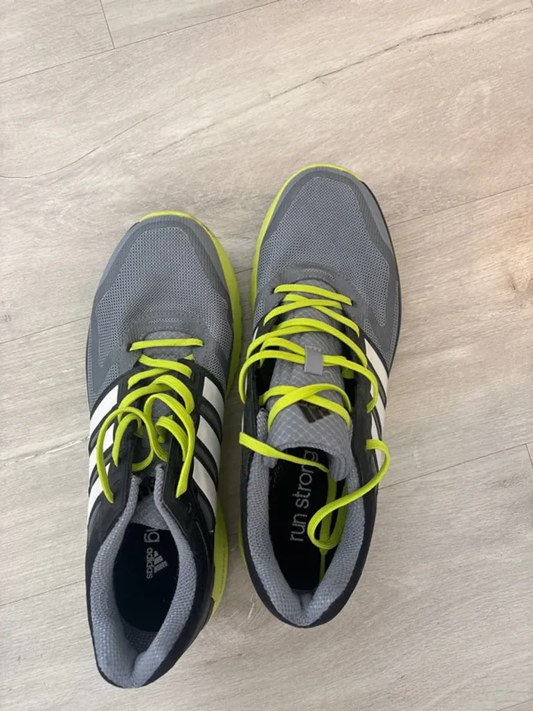 Used Adidas Run Strong bike — image 2 of 6