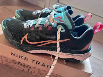 100% React Terra Kiger 9 Running Shoes usato