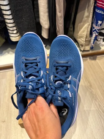 Tweedehands Asics Cumulus 28 bike — afbeelding 15 van 18