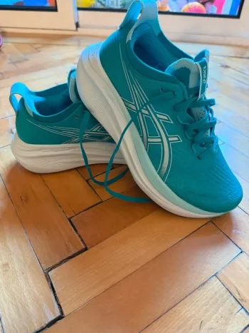 Używany Asics GEL NIMBUS 27 Running Shoes