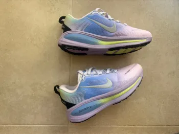 Gebrauchtes Nike Vomero 18 Running Shoes