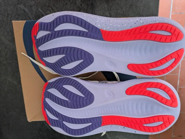 Tweedehands Asics Gel Nimbus 27 Tokio bike — afbeelding 5 van 7