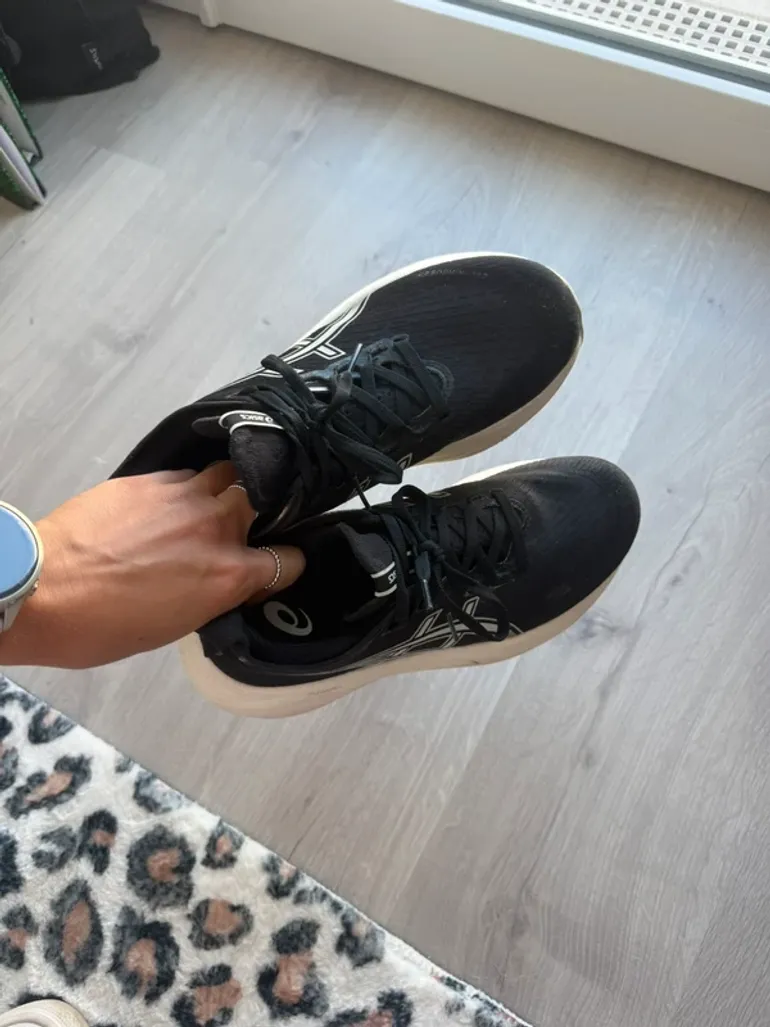 Asics Nimbus 27 bike d'occasion — image 2 sur 5