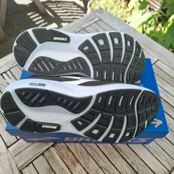 Used Brooks Ghost 18 bike — image 5 of 8