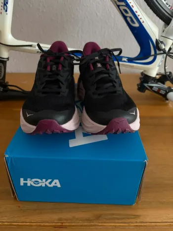 Used Hoka Challenger 8 bike — image 3 of 5