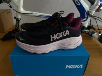 Used Hoka Challenger 8 bike — image 2 of 5