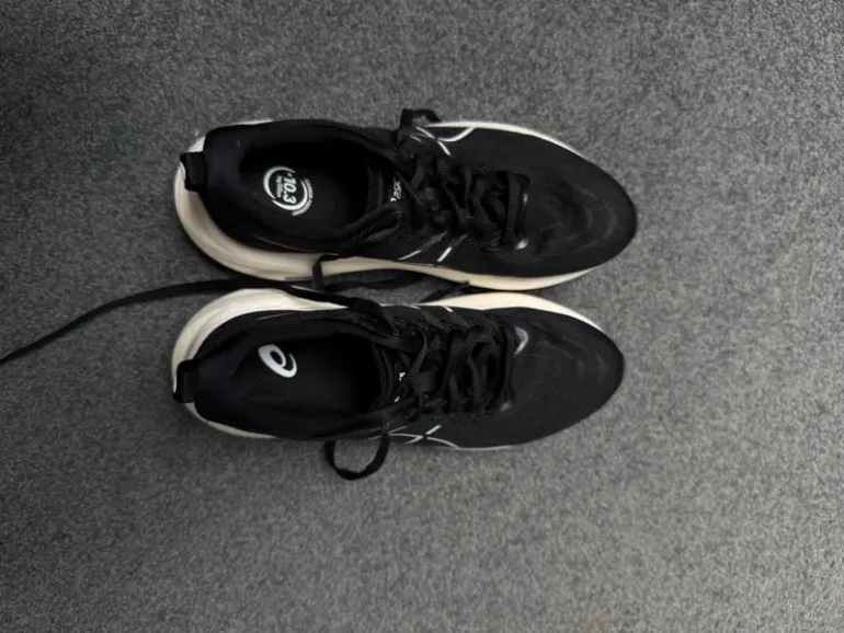 Gebrauchtes Asics Running Shoes bike — Bild 2 von 5
