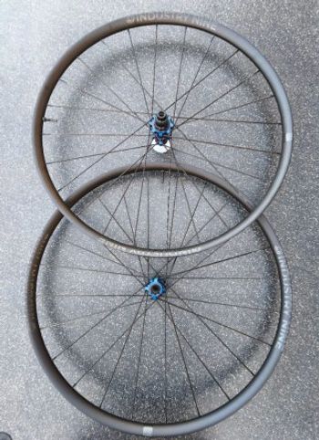 Použité Industry Nine Solix XC 29" XD Blue Hub Wheels