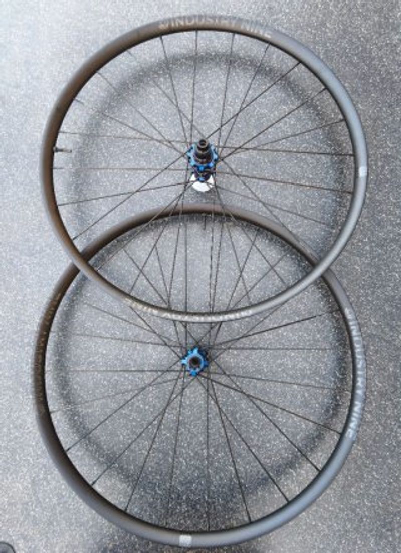 Tweedehands Industry Nine Solix XC 29" XD Blue Hub Wheels