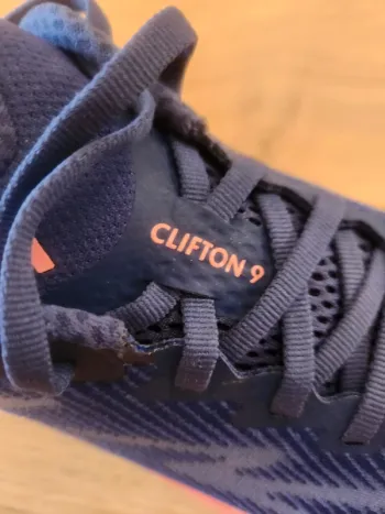 Hoka Clifton 9 bike d'occasion — image 4 sur 4