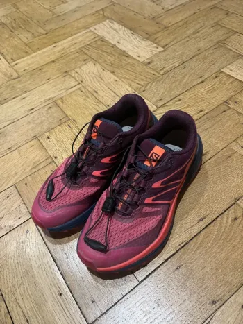 Used Salomon Women Shoes Running Shoes