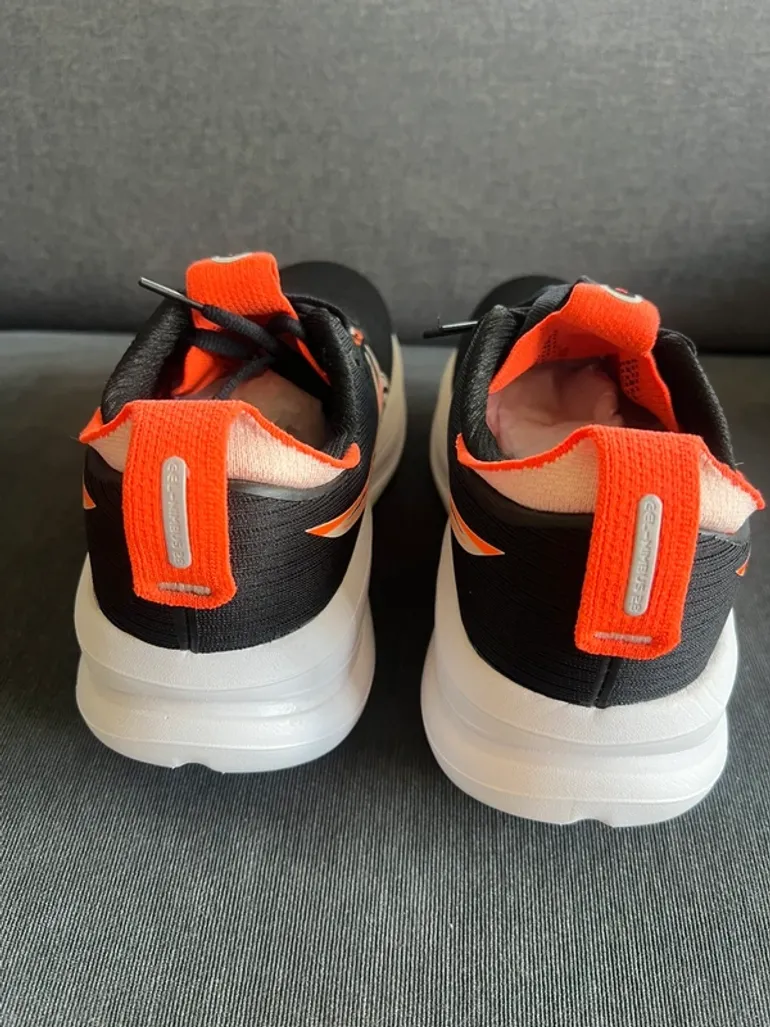 Used Asics Gel Nimbus 28 bike — image 9 of 24