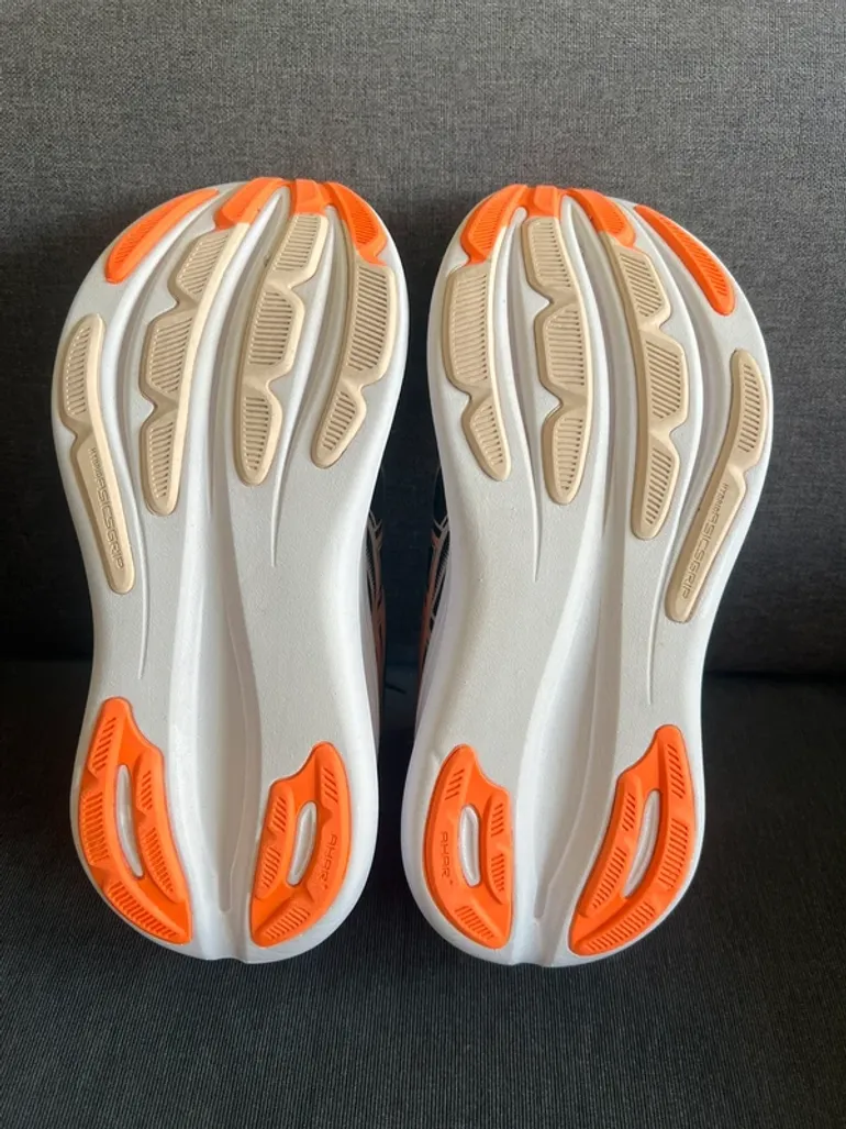Used Asics Gel Nimbus 28 bike — image 19 of 24