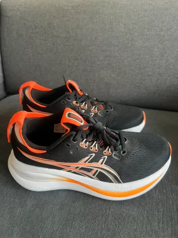 Used Asics Gel Nimbus 28 bike — image 8 of 24