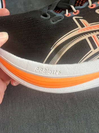 Used Asics Gel Nimbus 28 bike — image 13 of 24
