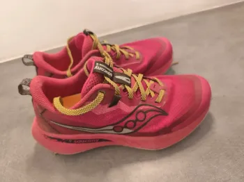 Used Saucony Peregrine 15 Running Shoes