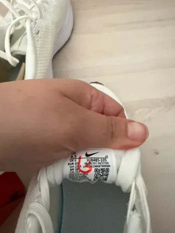 Used Hyper Nike Running légère bike — image 8 of 9
