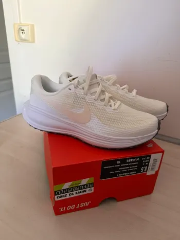 Used Hyper Nike Running légère Running Shoes