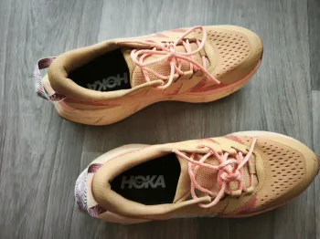 Used Hoka Trailrunning Shoes bike — image 2 of 3