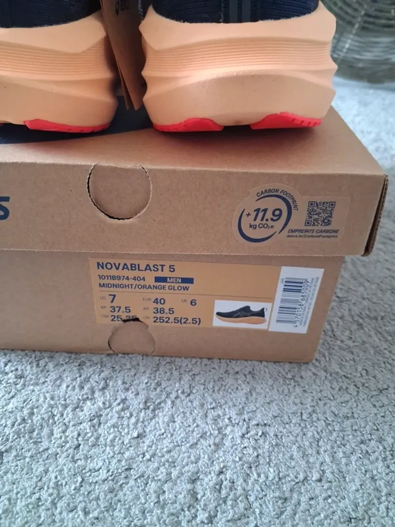 Asics Novablast 5 bike usato — immagine 8 di 10