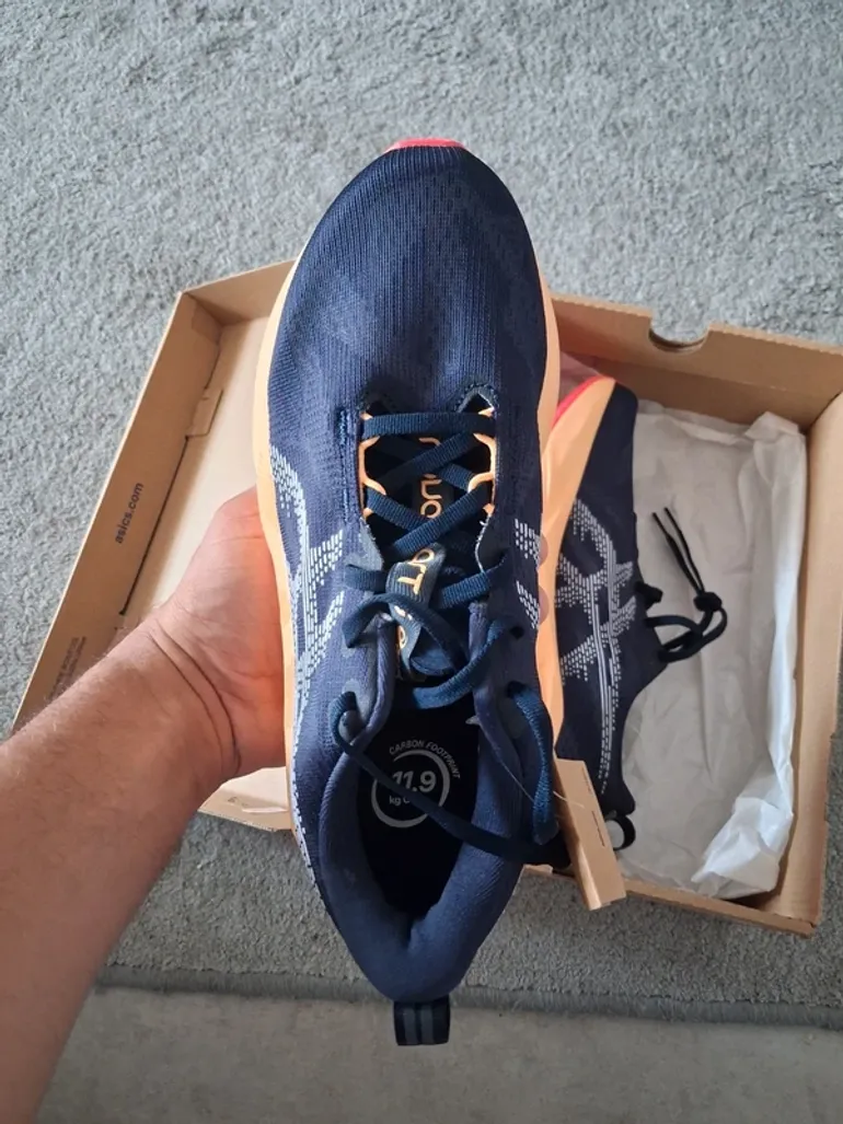 Asics Novablast 5 bike usato — immagine 3 di 10