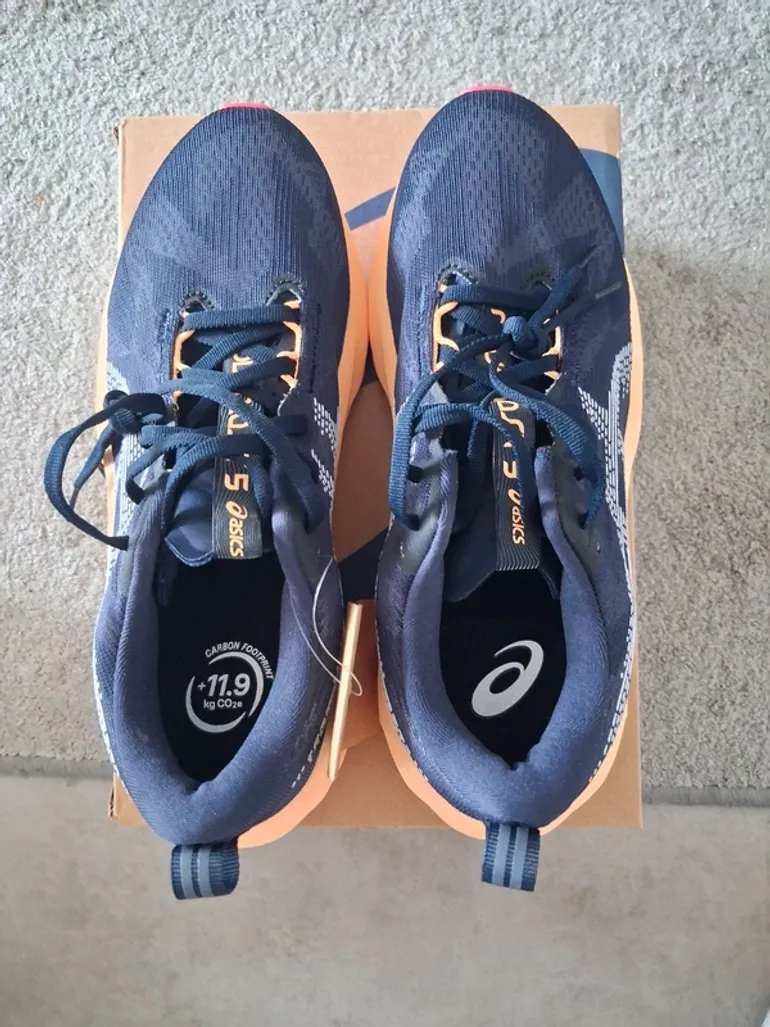Asics Novablast 5 bike usato — immagine 7 di 10