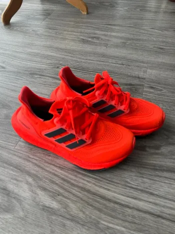 Continental Ultraboost Running Shoes usato